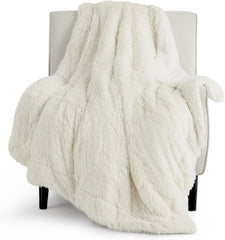 Bedsure Soft Fuzzy Faux Fur Throw Blanket, 640 GSM