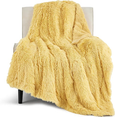 Bedsure Soft Fuzzy Faux Fur Throw Blanket, 640 GSM