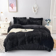 Super Soft and Luxurious Skin-friendly Three-Piece Bedding Set for Single and Double Beds, Includes Warm and Cozy Duvet Cover an